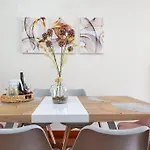 דירה Comfy & Joyful Oceanview Retreat *