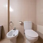 Comfy & Joyful Oceanview Retreat דירה