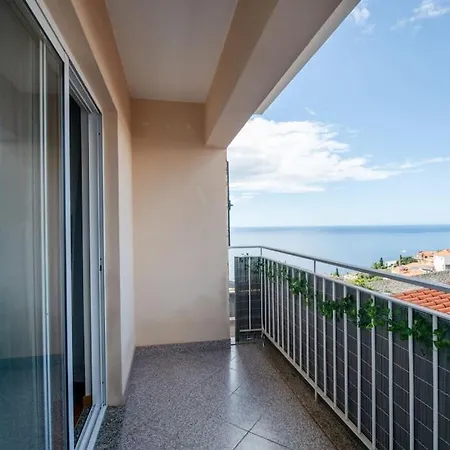 Lägenhet Comfy & Joyful Oceanview Retreat