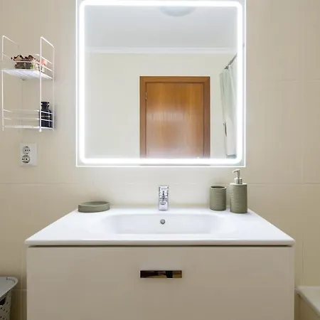 Comfy & Joyful Oceanview Retreat * Caniço