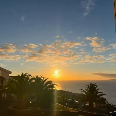 Comfy & Joyful Oceanview Retreat * Caniço