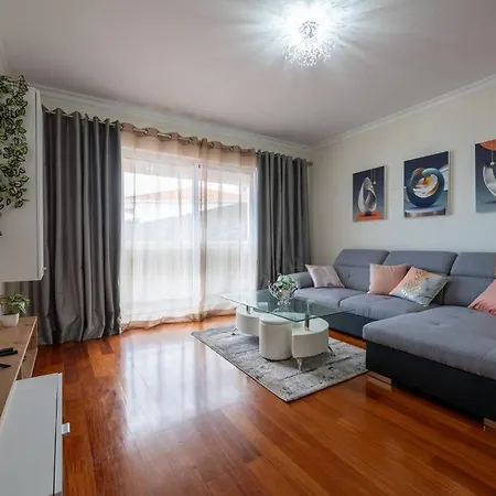 Comfy & Joyful Oceanview Retreat * Caniço