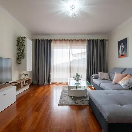 Comfy & Joyful Oceanview Retreat *