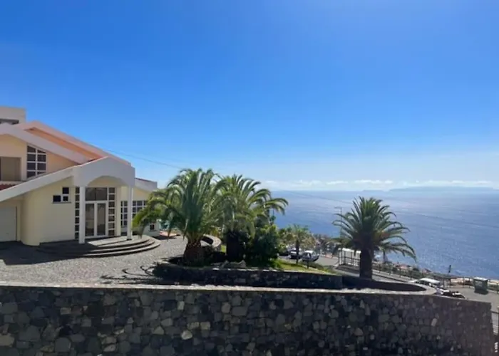 Comfy & Joyful Oceanview Retreat