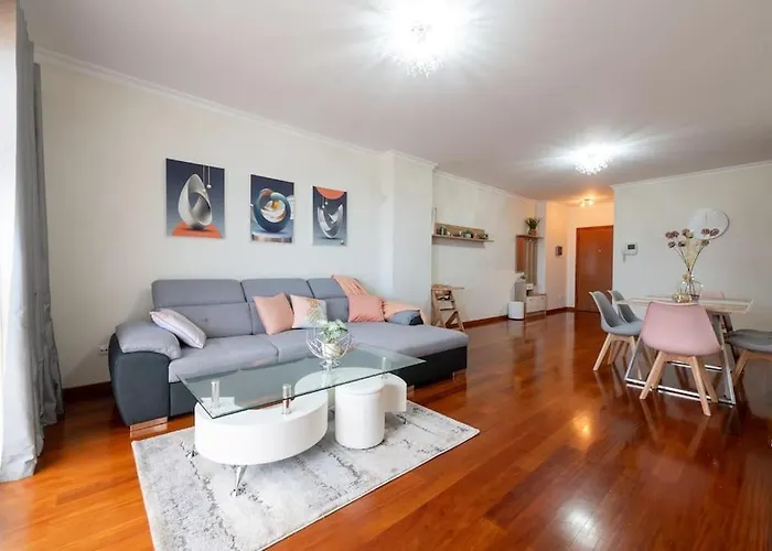 Comfy & Joyful Oceanview Retreat アパート